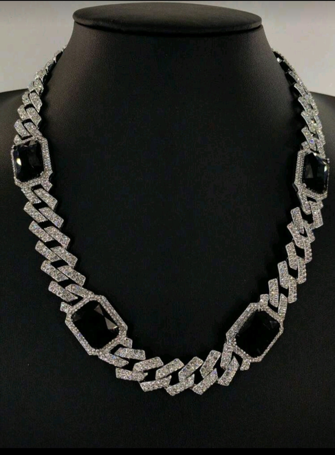 1 pezzo Collana gioiello alla moda.