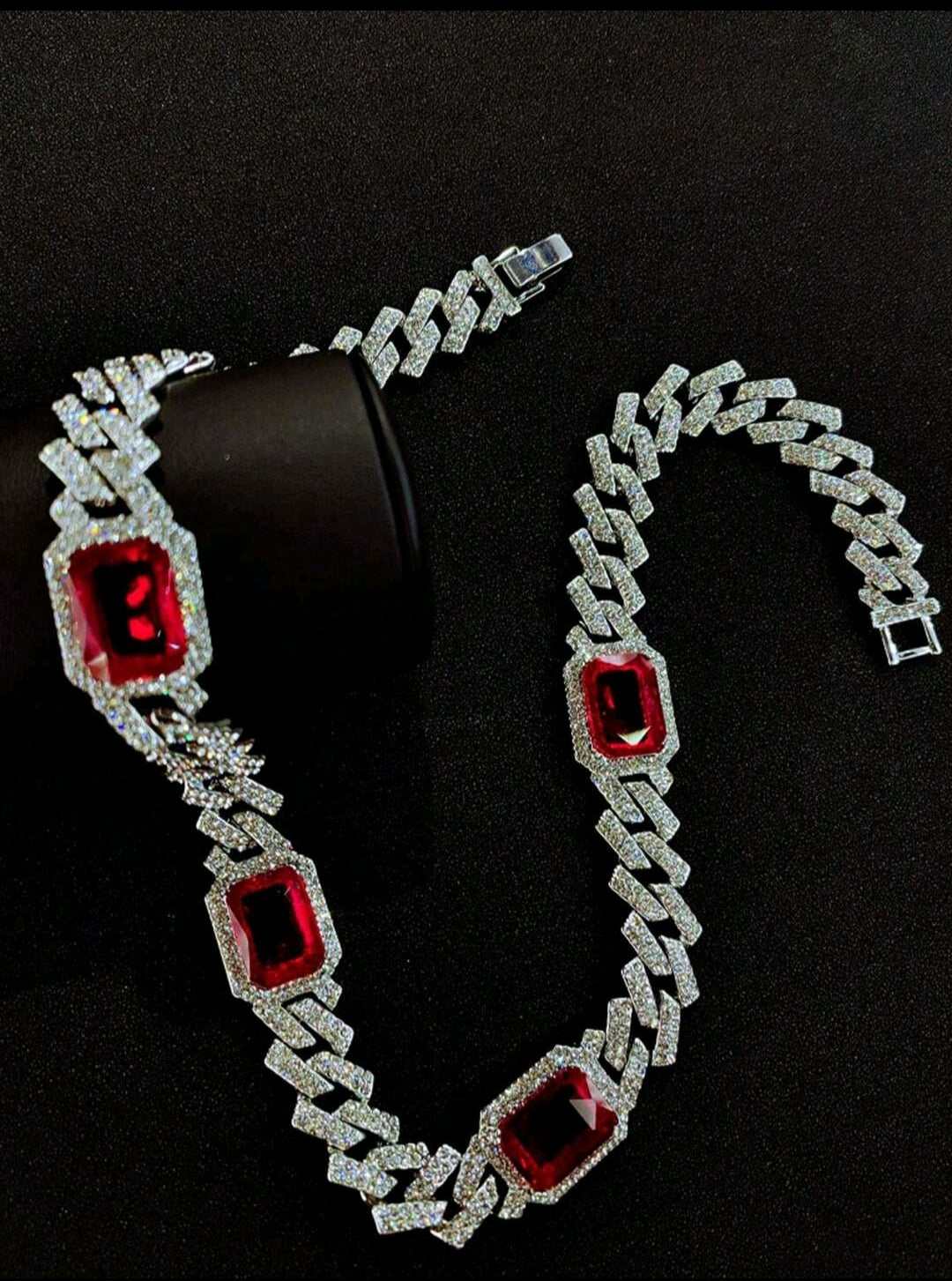 1 pezzo Collana gioiello alla moda.