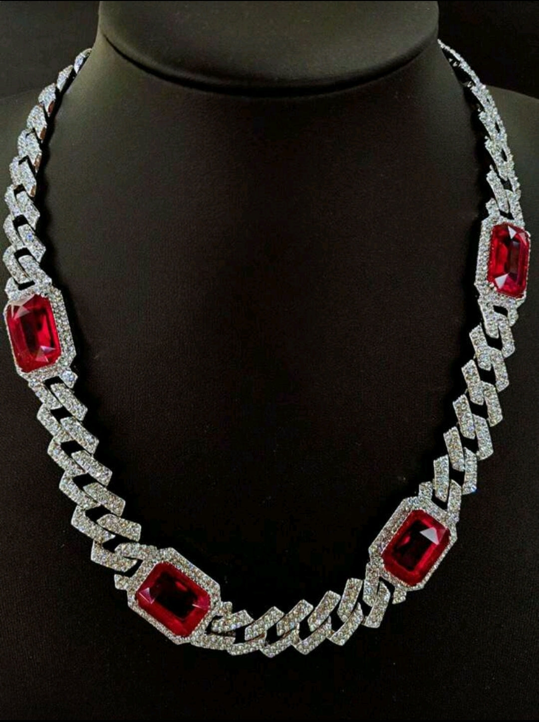 1 pezzo Collana gioiello alla moda.