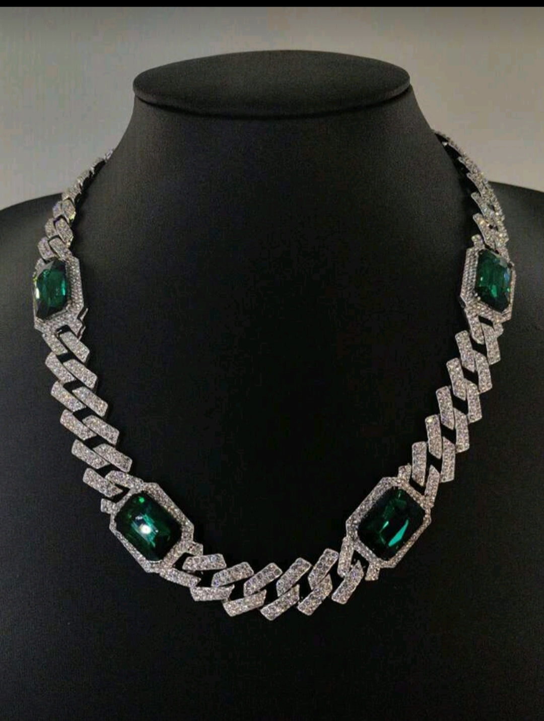 1 pezzo Collana gioiello alla moda.