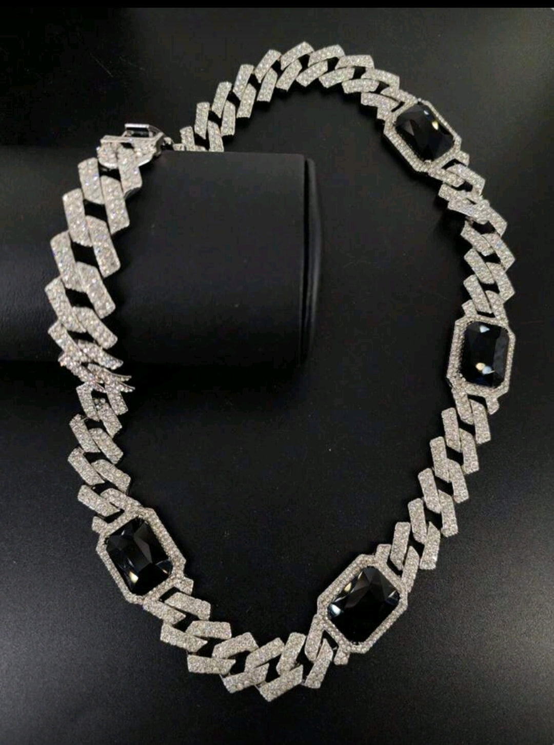 1 pezzo Collana gioiello alla moda.